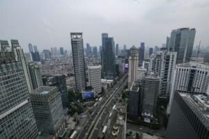 Forecasting the Storm: Economic and Political Outlook in an Uncertain Global Era